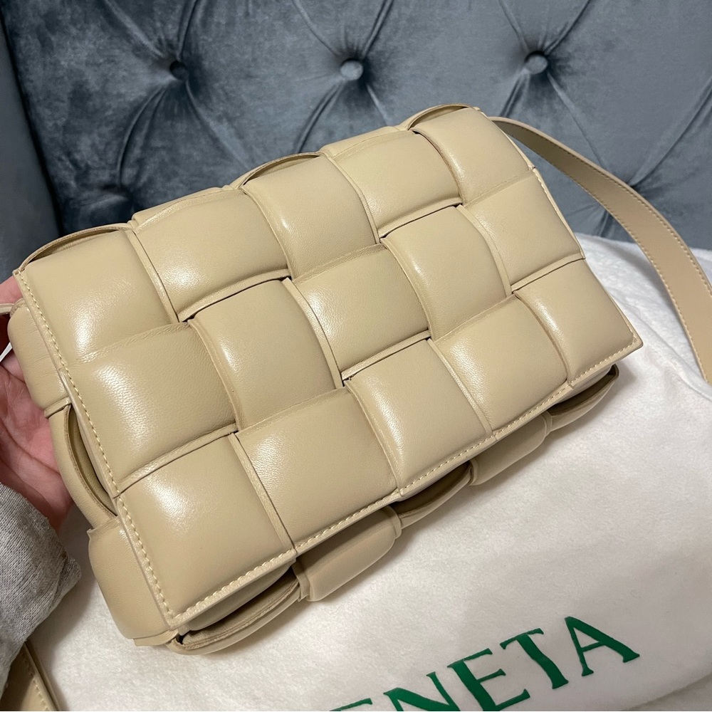 ONLY WORN ONCE! BOTTEGA VENETA PADDED CASSETTE IN PORRIDGE